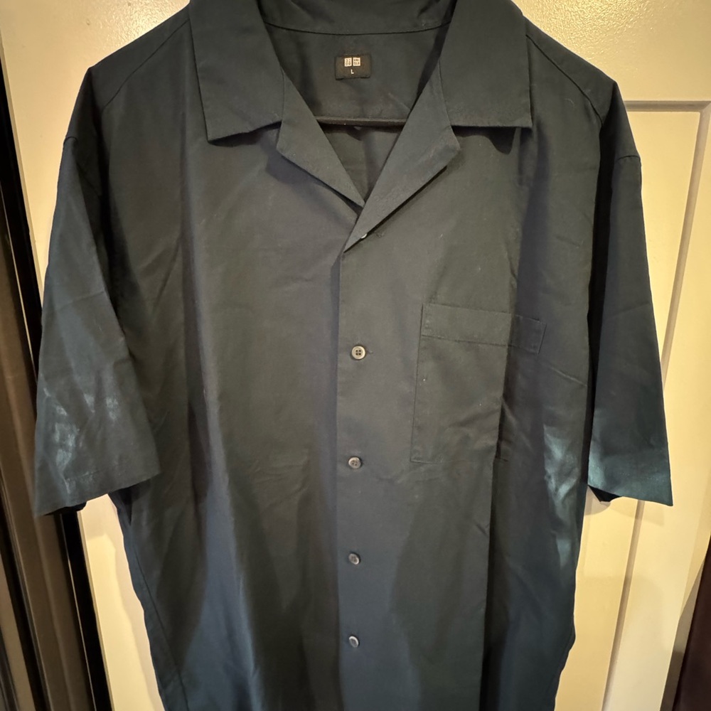 Uniqlo Men's Deep Teal Short Sleeve Shirt